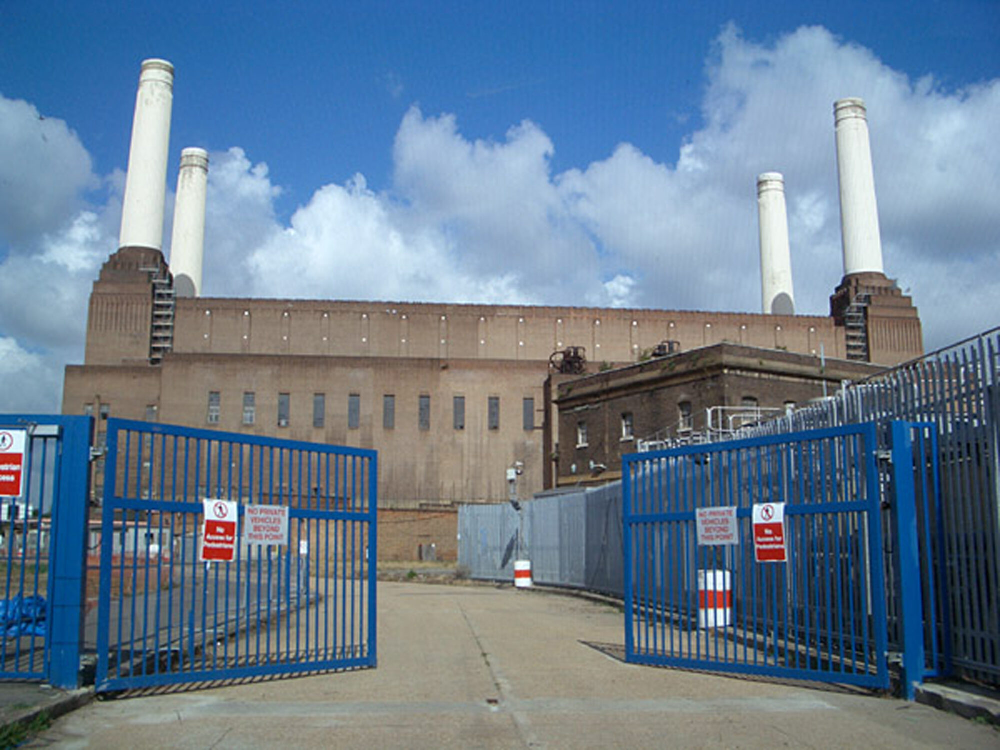 Vera Lutter Project Documentation – Battersea Power Station