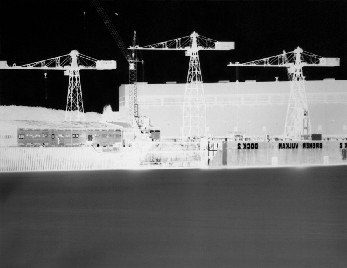 Cranes, Luerssen Werft: August  22, 1997